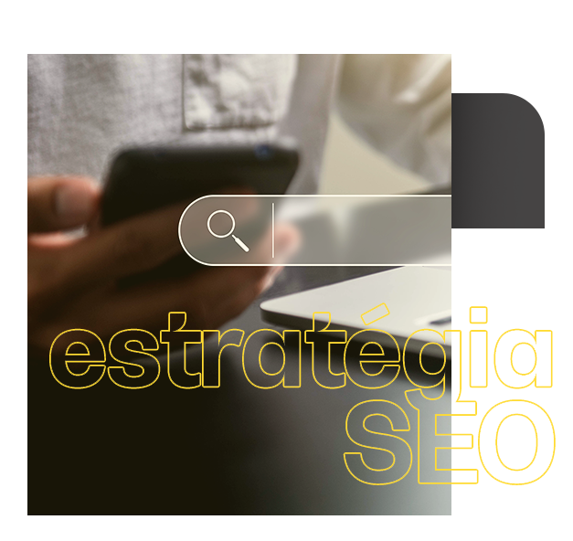 Uma pessoa está segurando um celular com uma barra de pesquisa.  Estratégia SEO