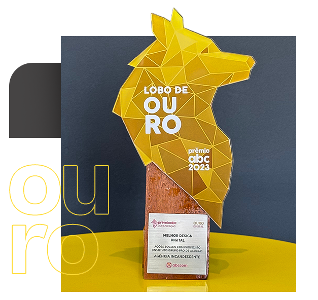 A yellow trophy that says melhor campanha de performance