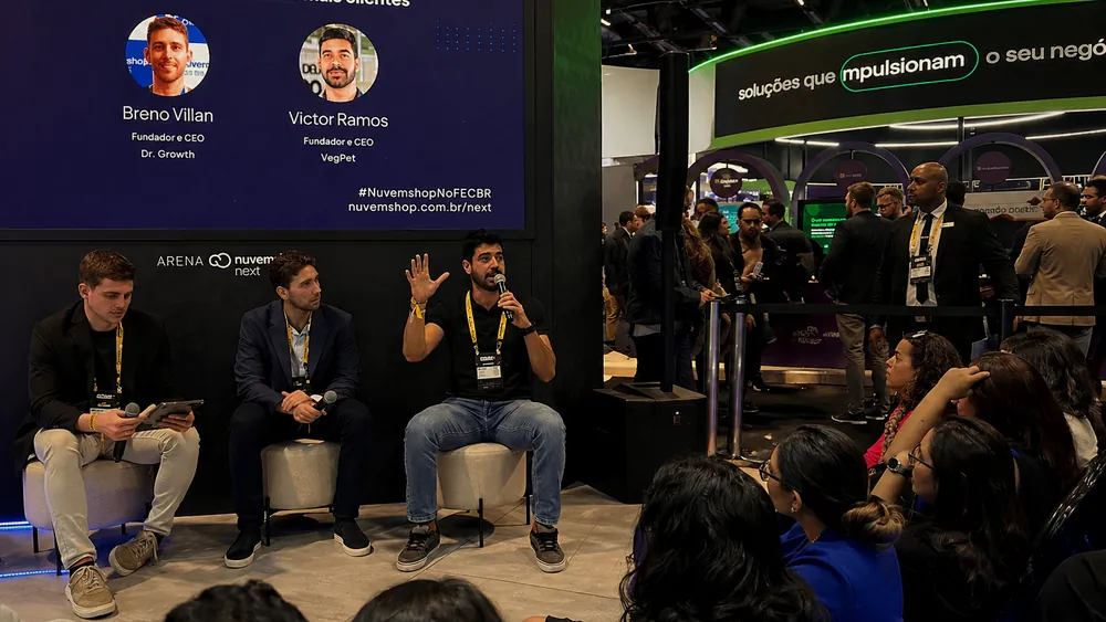 Victor Ramos em palestra sobre estratégia e e-commerce